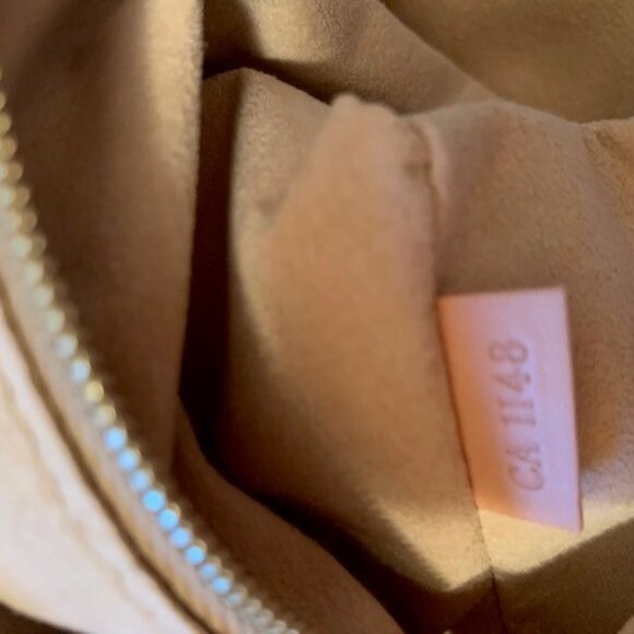 Louis Vuitton Artsy Damier Azur MM Bag - Picture 5 of 10